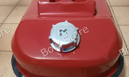Bidón metálico tipo Jerry Can de 20 litros color rojo - Boly Store Bolivia - Vista 2